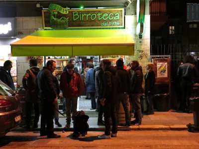 L'ultima fermata del nostro tour � alle spalle dello spaccio della signora Valerio: si tratta dell'enoteca (o "birroteca" come recita l'insegna) Spirit, ubicata in via Saverio Lioce